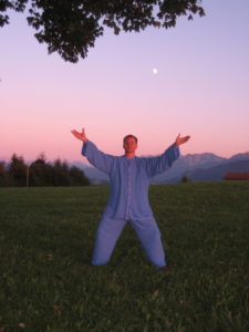 Qi Gong wird sowohl bei Pa Kuh Ding Yi, als auch Tai Chi geübt